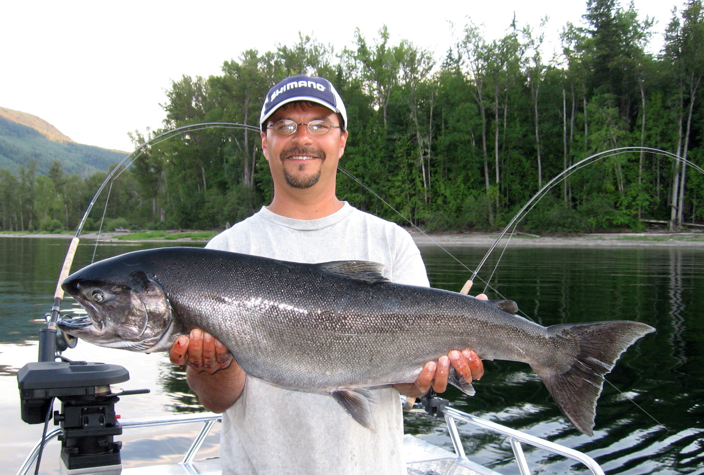 Рыбы в озере мичиган. Озеро Мичиган рыбалка. Рыбы озера Мичиган. Salmon Charter. Bubba Fish.
